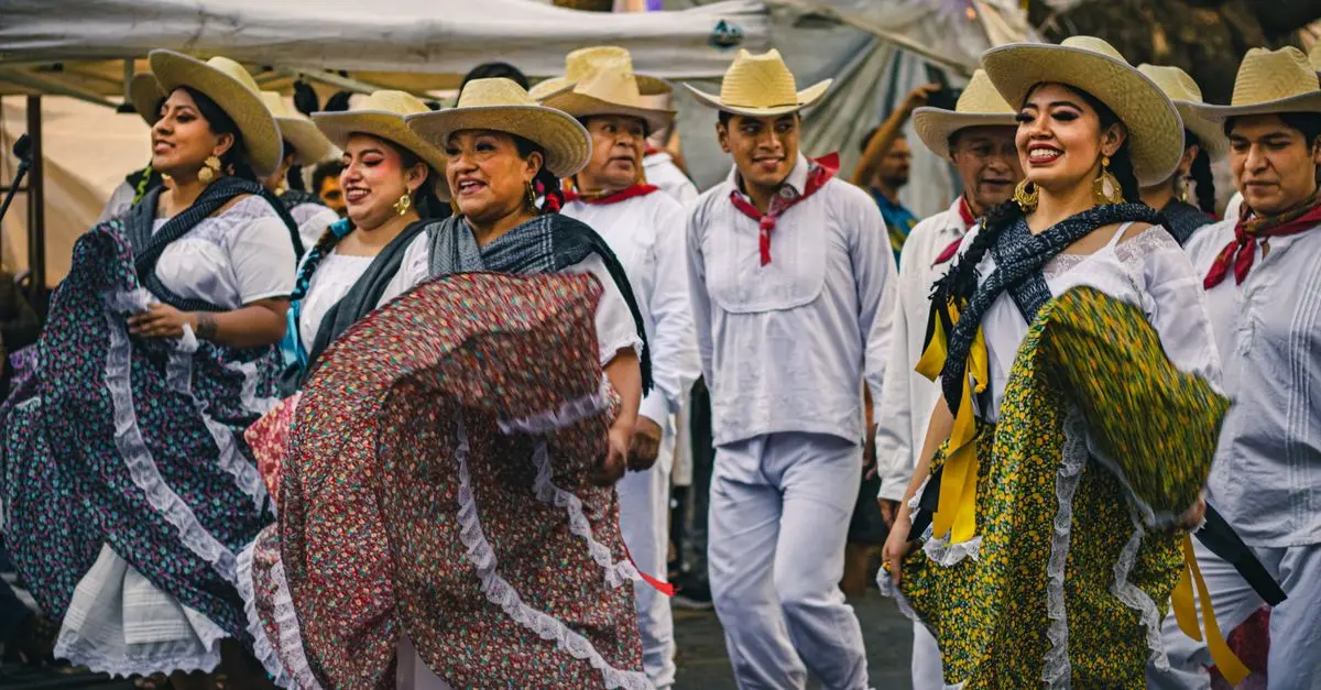 Cómo Aprender Español a Través de la Cultura Hispana