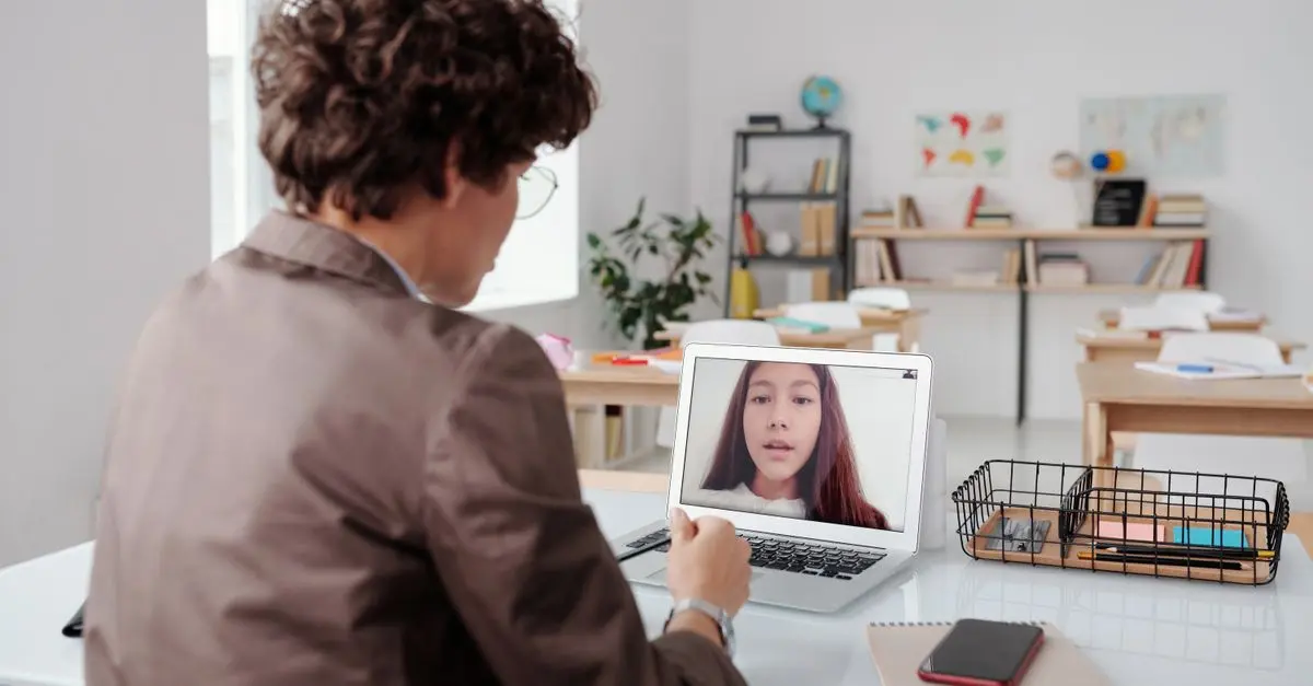 Cómo Utilizar Recursos en Línea para Aprender Español Eficazmente