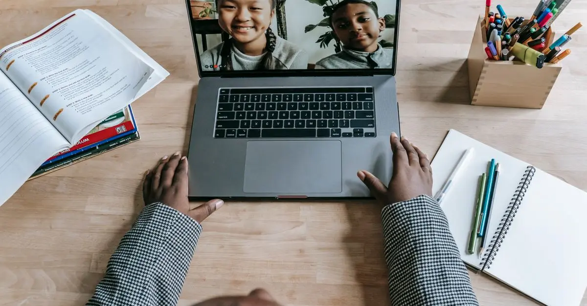 Cómo Aprender Español Usando Plataformas Digitales de Manera Efectiva