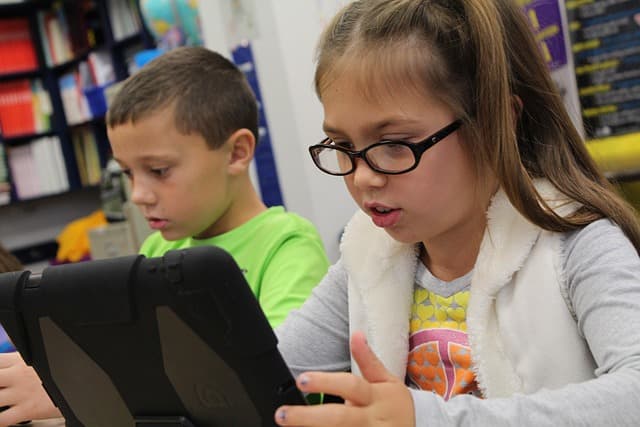 Beneficios de Usar Recursos Interactivos para Aprender Español