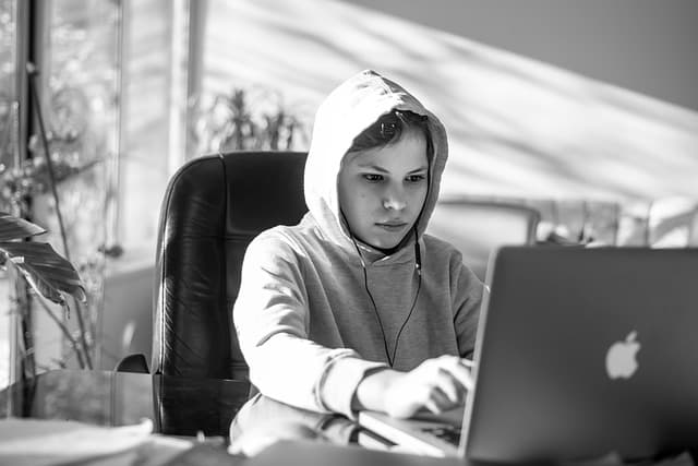 Cómo Utilizar Recursos en Línea para Aprender Español Efectivamente